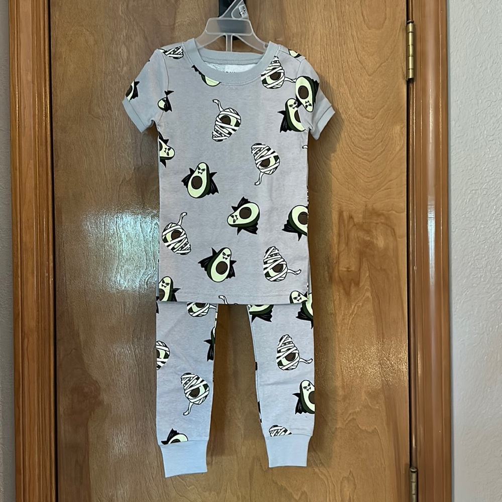 3T unisex avocado Halloween Mummy Dracula 2 piece pajama set